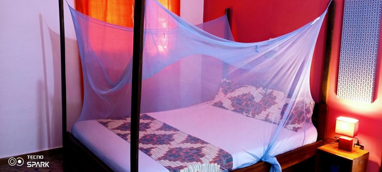Akwa Guesthouse Cotonou Bagian luar foto